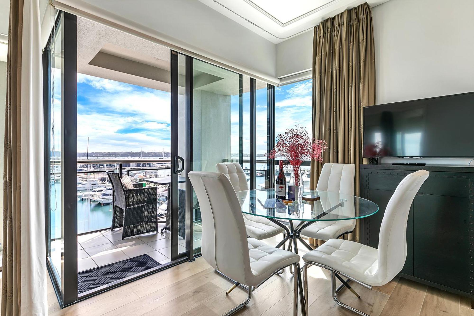 Exquisite Sun Soaked Corner Apartment Auckland Exterior photo